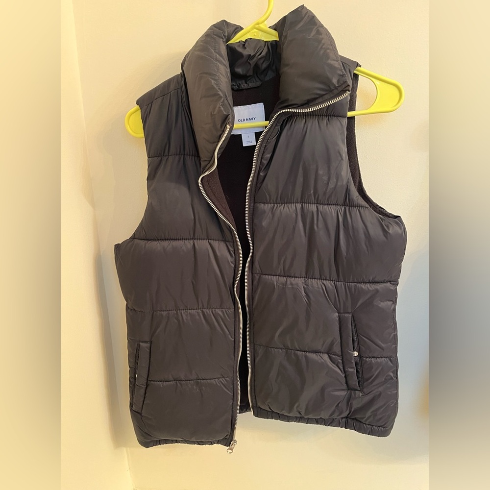 Old Navy Black Puffer Vest